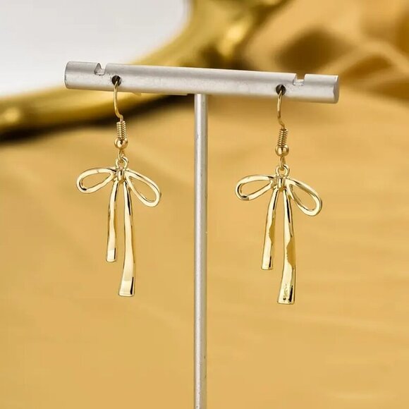 Elegant & Simple Bowknot Dangle Earrings - Picture 5 of 5